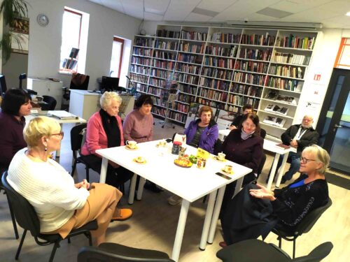 Vyresnio amžiaus žmonių savaitė. Vievio biblioteka. „Užsuk arbatos“